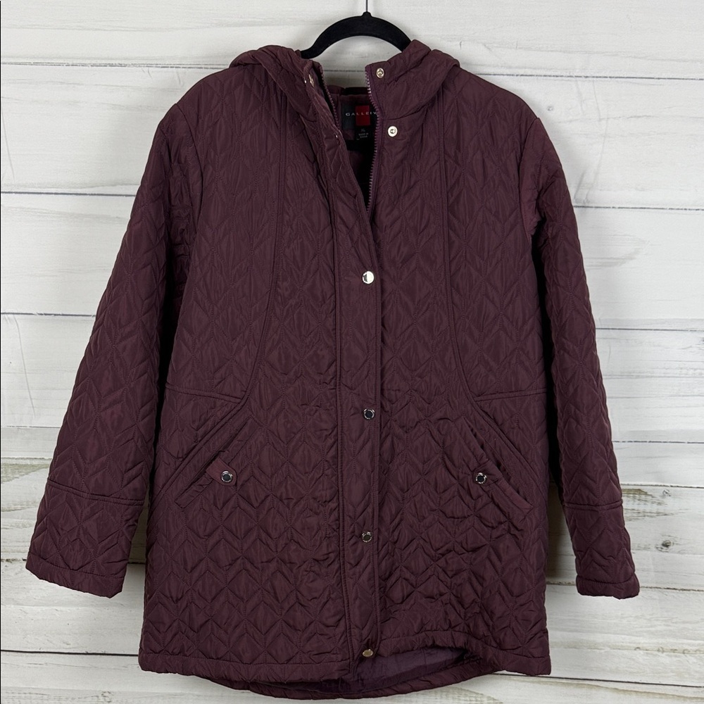 Gallery Women's Quilted Puffer Jacket In Deep Burgundy